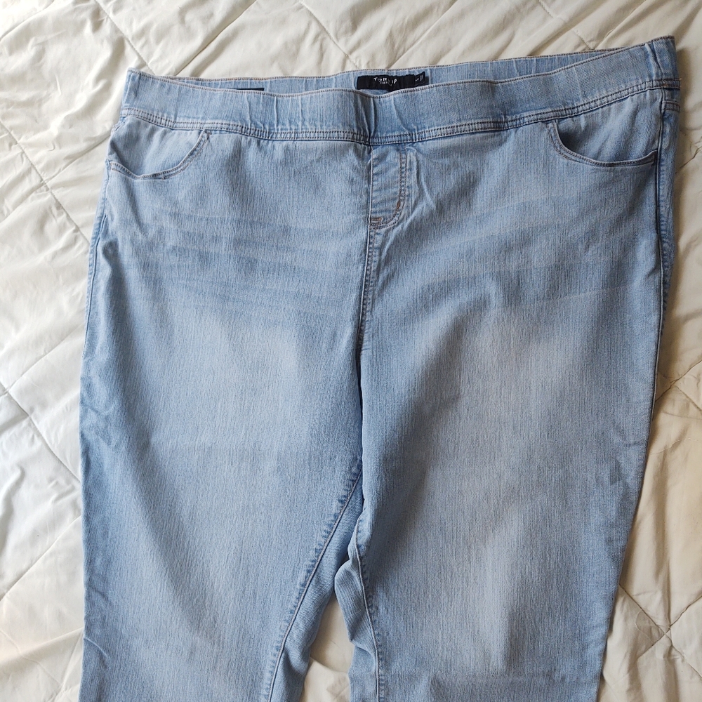 Torrid Size 5 Lean Jean Cropped